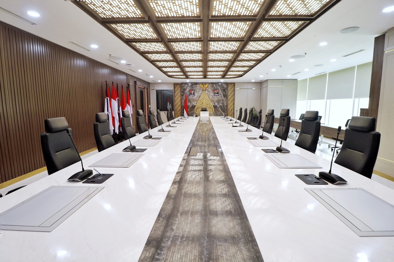 (DONE) LARGE MEETING ROOM 3