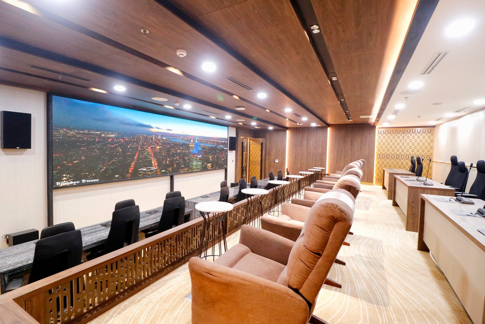 (DONE) WAR ROOM 5