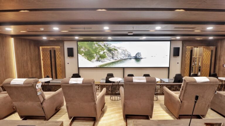 (DONE) WAR ROOM